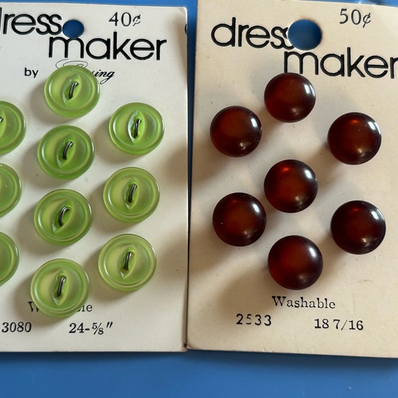 Vintage Dress Maker Buttons - Picture 3 of 3